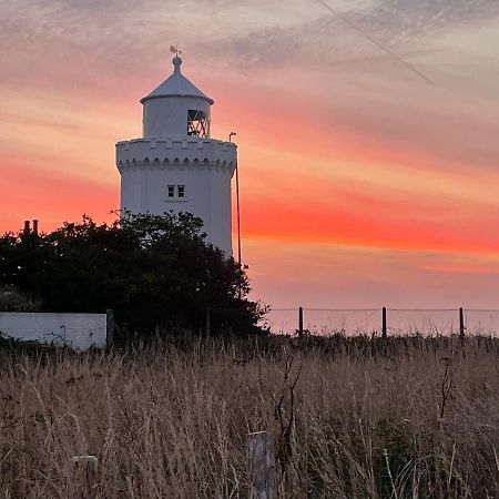 Fab Stay Uk - Coastal And Country Retreat With Free Secure Off Road Parking Minutes From Both Dover And Deal Buitenkant foto